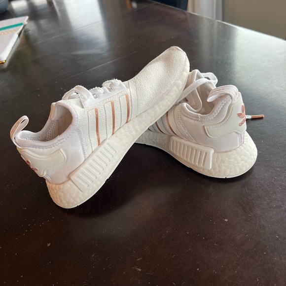 Adidas women’s NMD_R1 'White Rose Gold Metallic - Picture 7 of 8